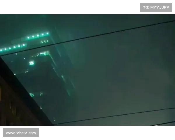 水下王国的深情与牺牲之谜探索揭示海底文明的爱与命运交织 水下王国的深情与牺牲之谜探索揭示海底文明的爱与命运交织
